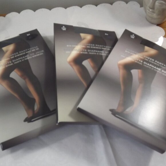 3 Pairs of Penningtons Black/Nightshade Colored Pantyhose - Picture 1 of 7